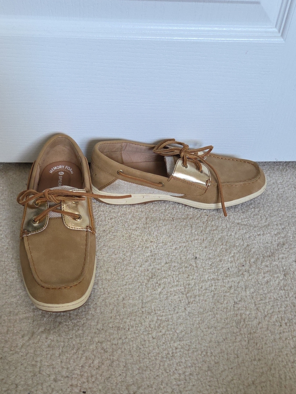 Nearly New Sperry Tan and Metallic Gold Whalefish Boat Shoes